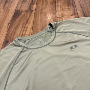 KUIU Gila Base Layer Green Long Sleeve Shirt Mens Size XXL Cool Touch FLAWED****